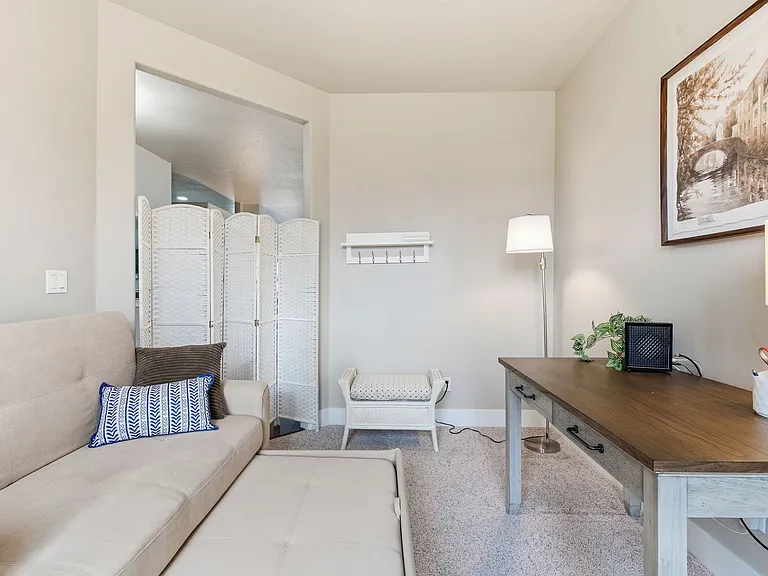 1136 Overland Trl — Photo 12