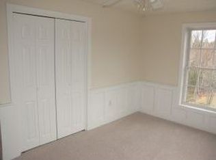 27 Burbank Rd, Londonderry, NH 03053