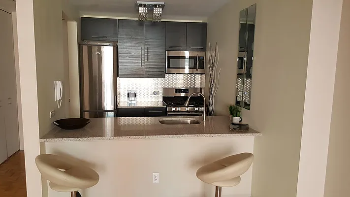 Sold by Luxe Group | media 12