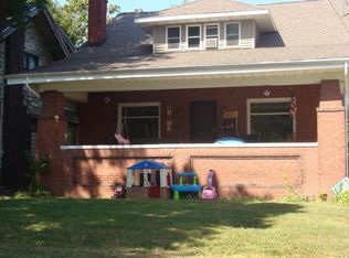 309 W Chestnut St, Canton, IL 61520
