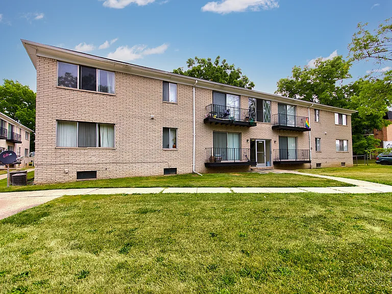 Pleasantview Manor Apartments — Photo 28