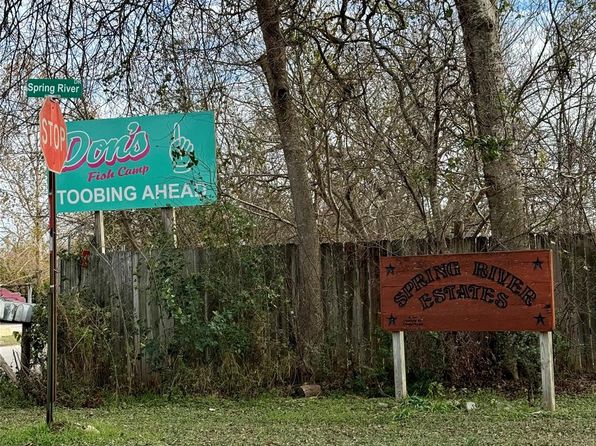 282 Spring River Dr, Martindale, TX 78655