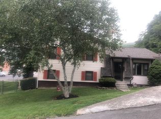 205 Garden St, Hinton, WV 25951