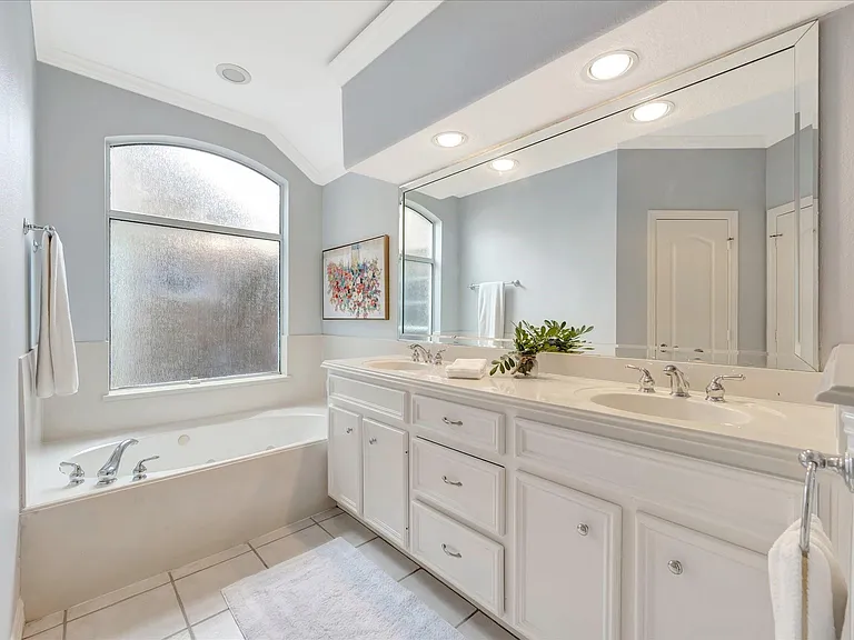 2421 Baycrest Dr — Photo 25