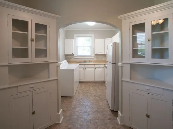 Quiet, Spacious 2BR/1BA, 536-538 E 49th St, Savannah, GA 31405