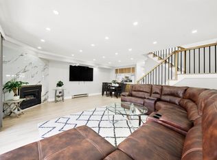 7560 138th St #2, Surrey, BC V3W 0A9