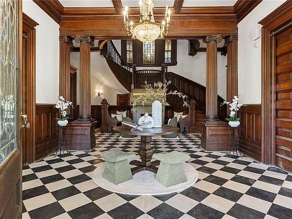 3rd image of 801 Stockley Gdns