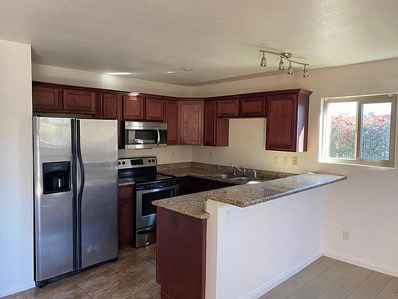 4th image of 221 Westlake Dr Unit 4