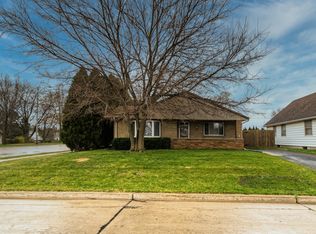 4306 S Iowa Ave, Saint Francis, WI 53235