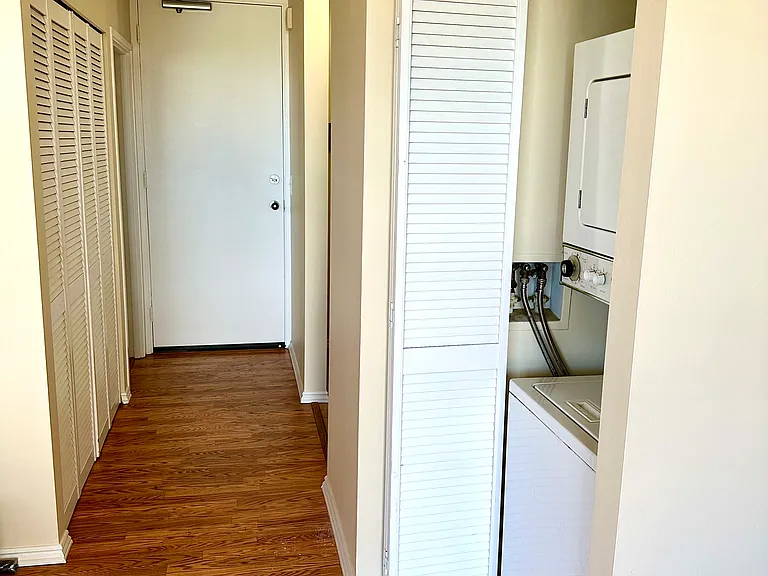 1560 Thurston Ave #304 — Photo 3