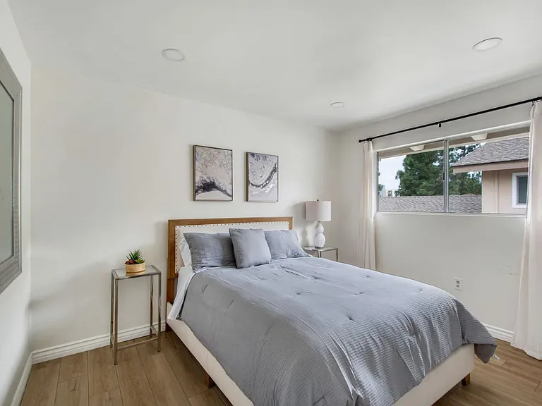 405 Nobel Ave #C — Photo 15