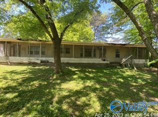 100 Henley St, ALBERTVILLE, AL 35951