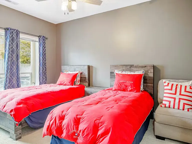 250 Emerald Bay Dr #2C — Photo 17