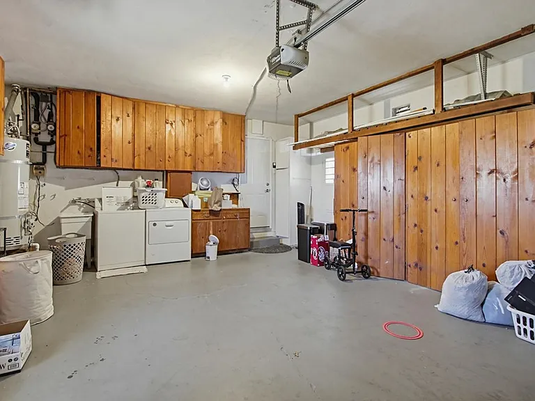 5556 Mary Lane Dr — Photo 18