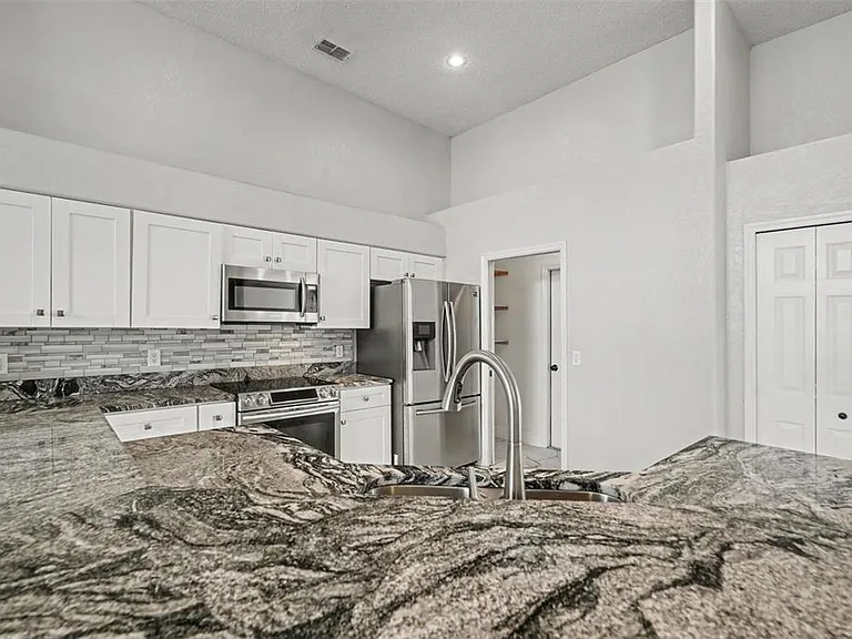 11504 Wellman Dr — Photo 15