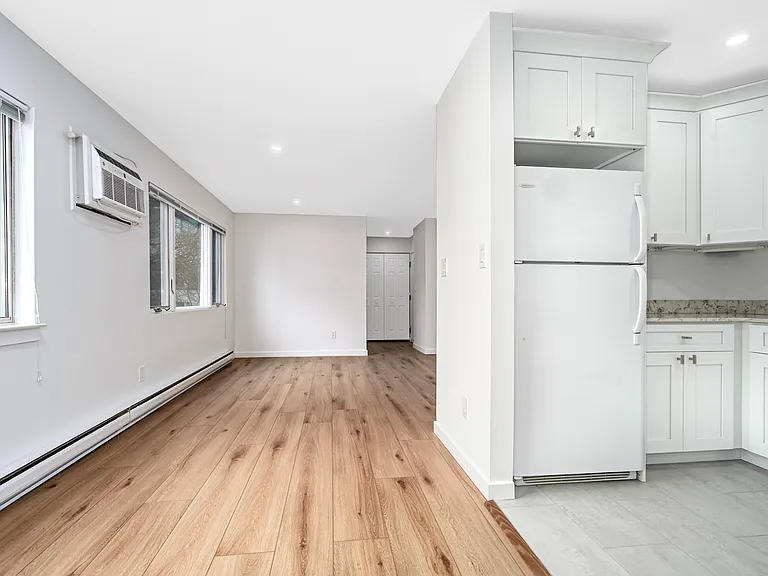 30 Riverside Ave #B — Photo 4