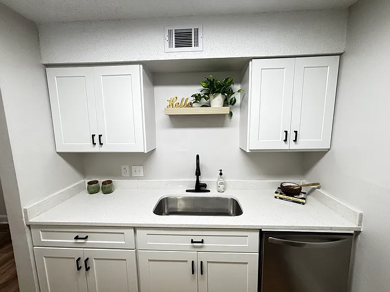 Brookhaven Apartments — Photo 7