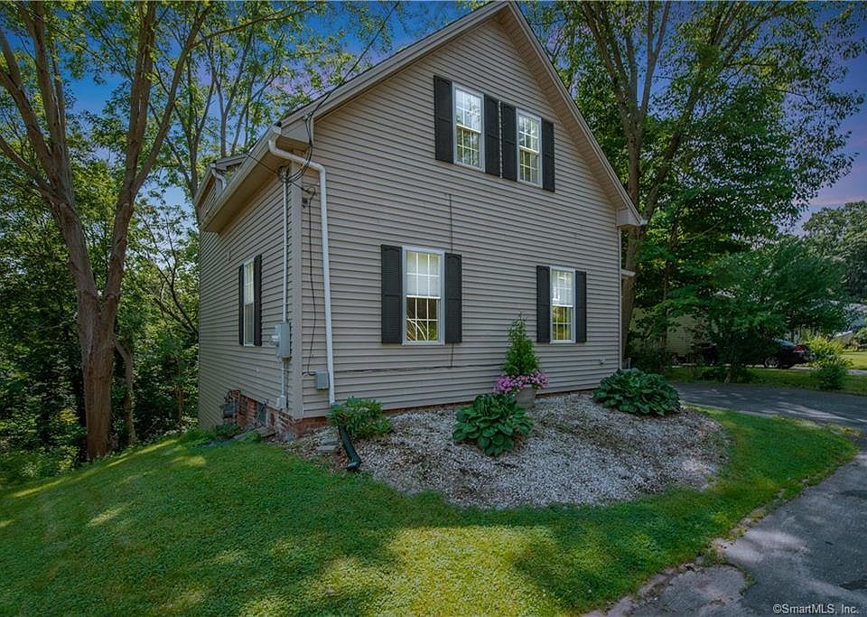 258 Spring St, Meriden, CT 06451 Zillow