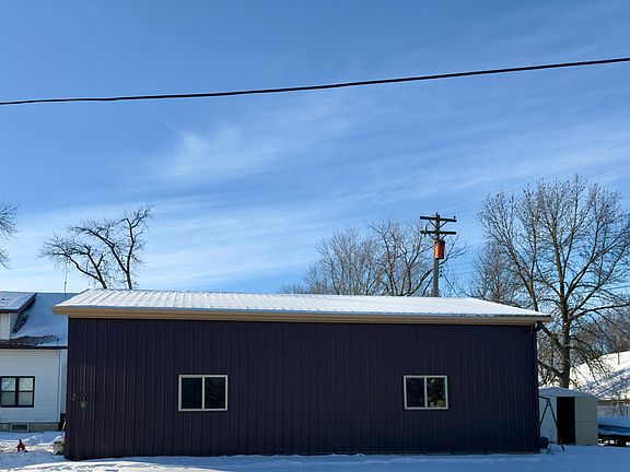 5th image of 151 Draco Ave E
