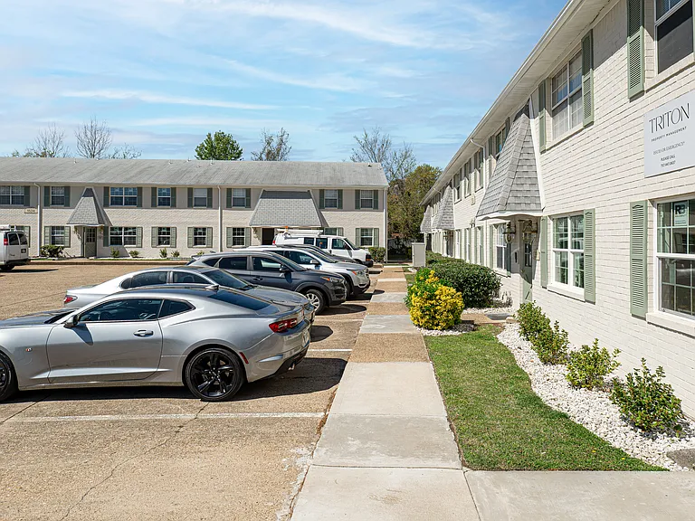 Meadow Brook Terrace — Photo 6