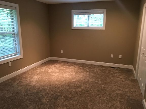 4th image of 4000 Pond View Dr #B
