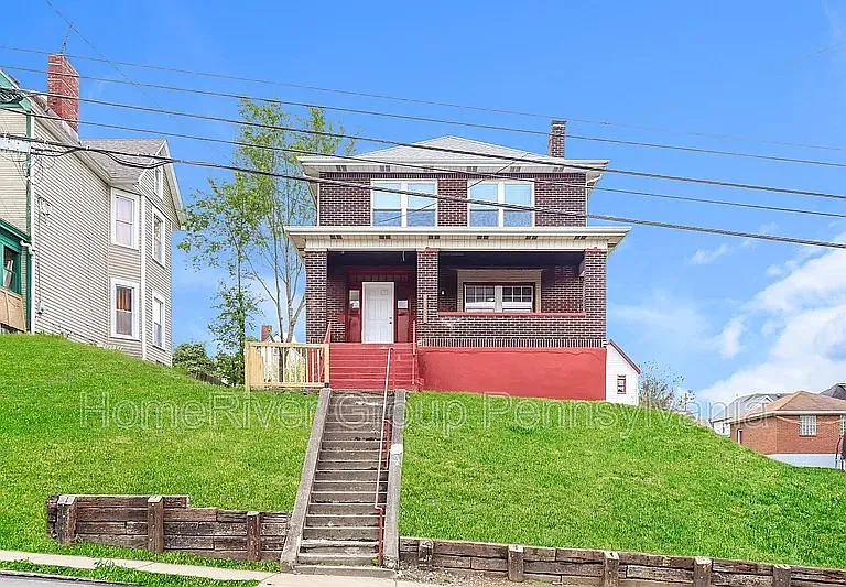 3 bed, 1.0 bath, 1474 sqft, $1,250 — Photo 1