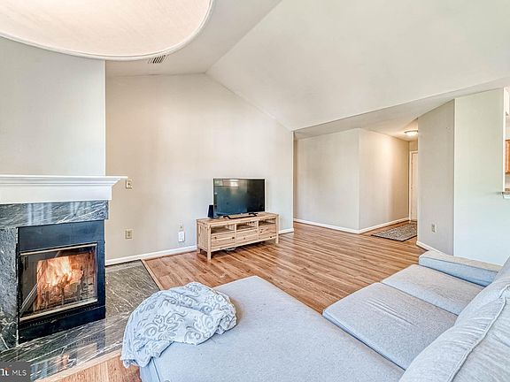 4th image of 5608 Willoughby Newton Dr #4-33