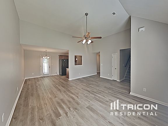 3rd image of 586 Cameo Ct