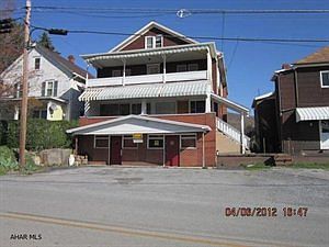 2nd image of 108 Bedford St
