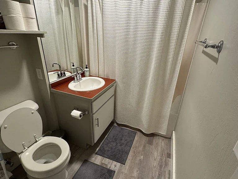 618 N Black Ave #1/2 — Photo 9