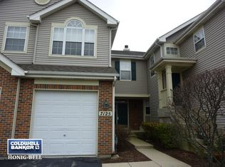 7125 Westwood Dr, Carpentersville, IL 60110