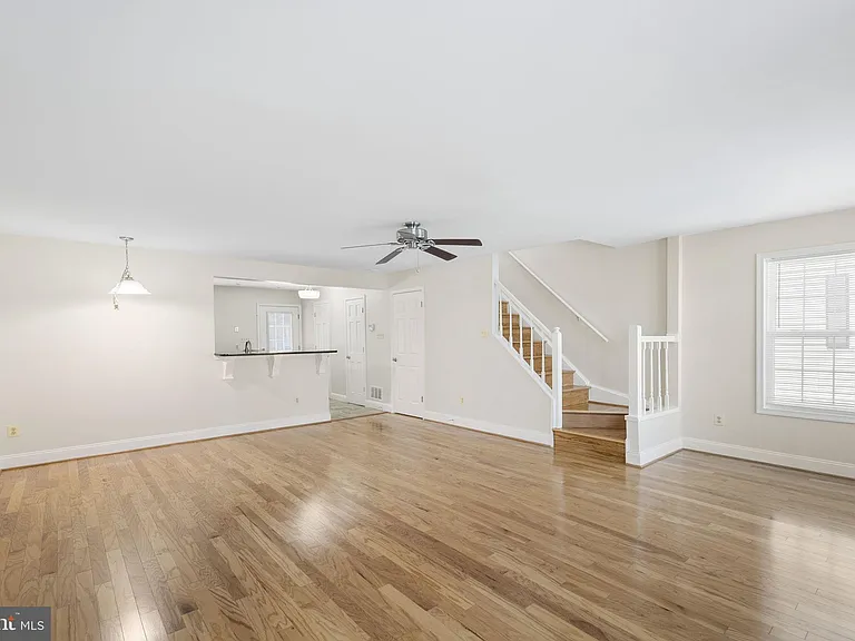 124 Barnsfield Ct #216 — Photo 16