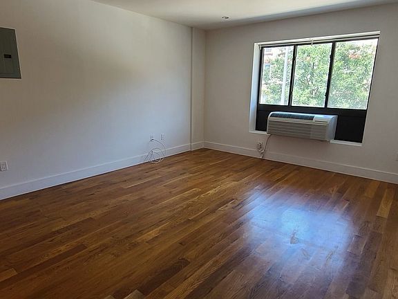 2nd image of 222 Vernon Ave APT 2A