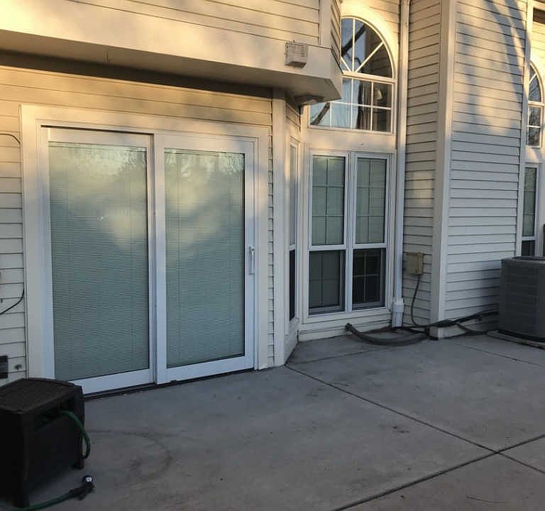 2nd image of 822 Dracut Ln