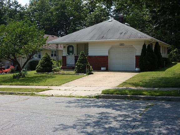 3rd image of 1621 Mount Everest Ln