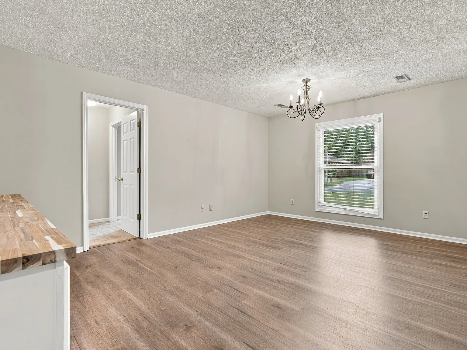 3 bed, 1493 sqft, $1,695 — Photo 2