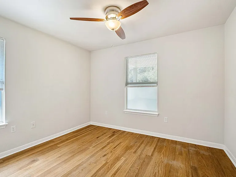 1502 Garden St — Photo 4