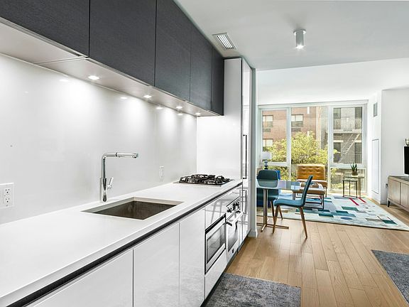 4th image of 540 W 49th St #406S