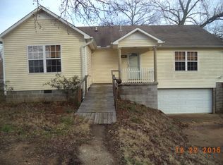 490 Mifflin Rd, Jackson, TN 38301
