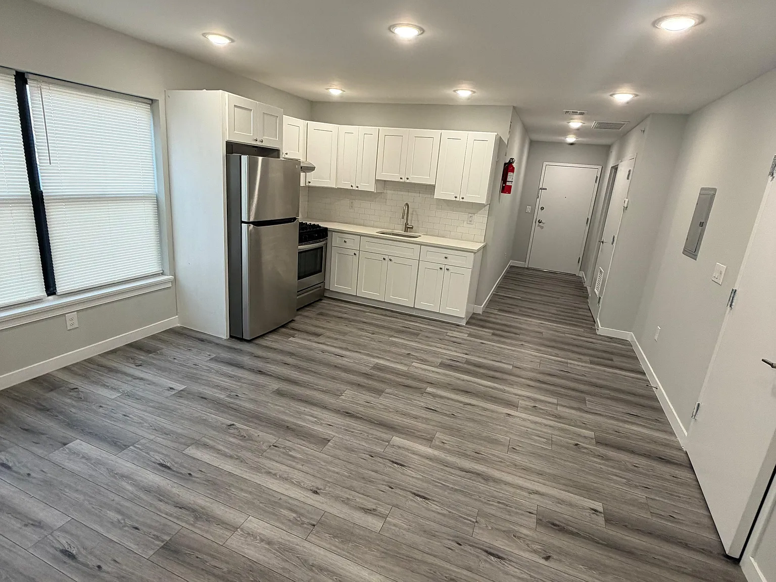 1 bed, 650 sqft, $1,800 — Photo 2