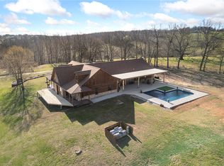 6403 N Parliament Dr, Harrison, AR 72601