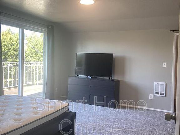 5th image of 1302 E 40th St Unit 8
