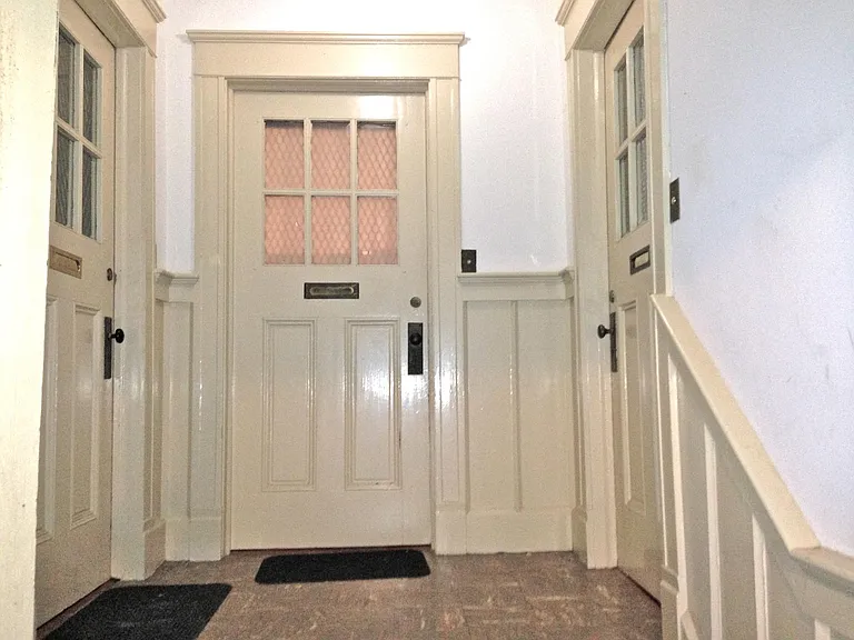 935 Blue Ridge Ave NE #3 — Photo 4