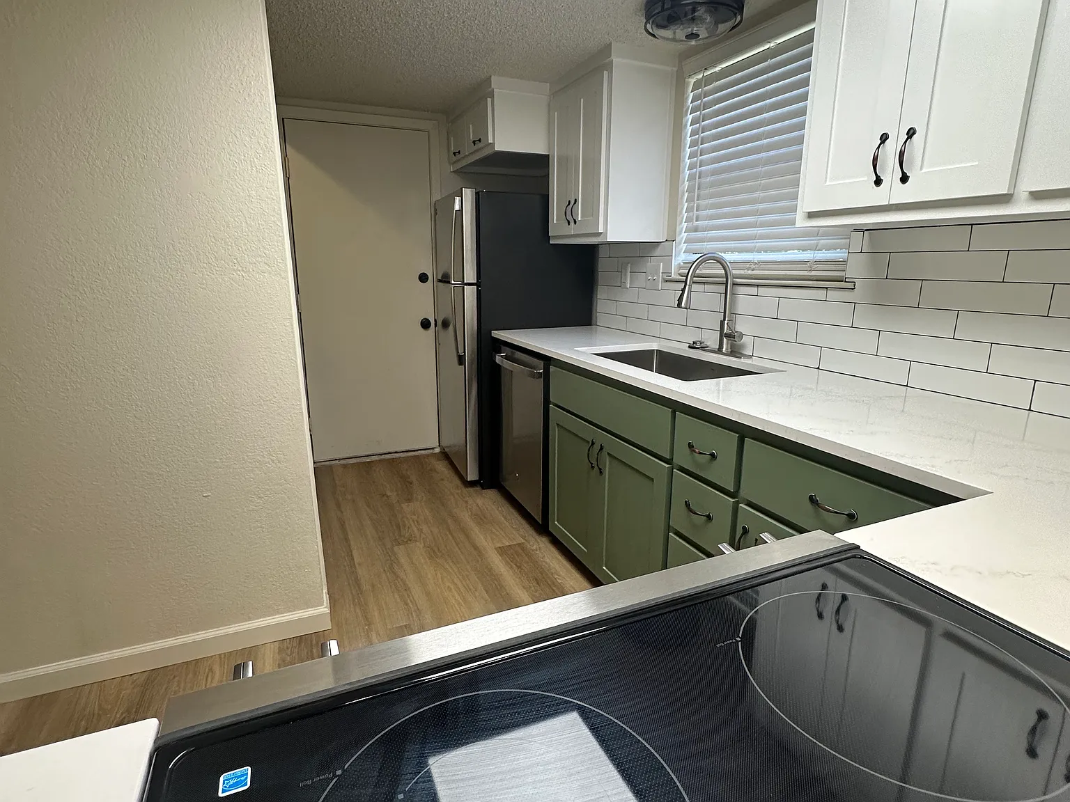 2 bed, 1.5 bath, 1088 sqft, $1,300 — Photo 3