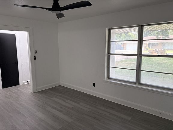 5th image of 5304 SE 12th St