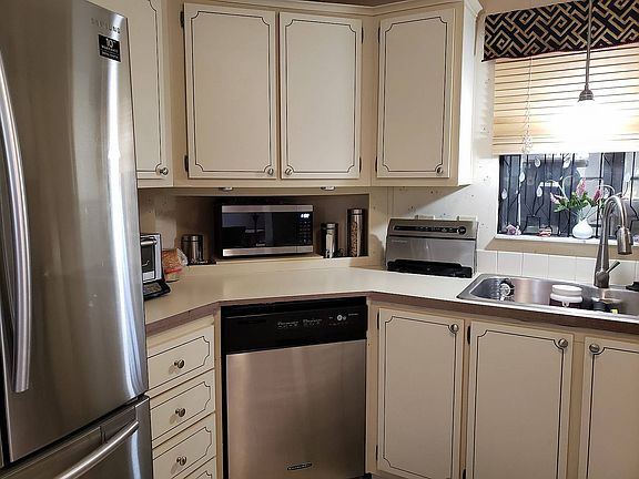 4th image of 609 Mandarin Orange Ct