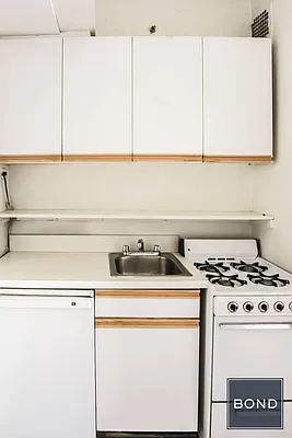 Rented by Bond New York | media 13