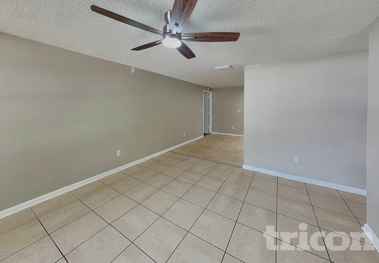 902 Balmoral Place Valrico FL — Photo 3