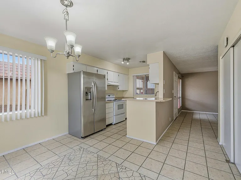 501 W Yukon Dr #4 — Photo 11
