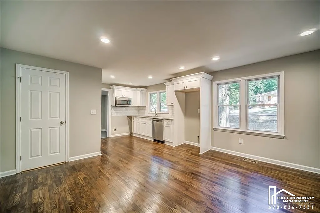 3 bed, 978 sqft, $1,395 — Photo 4